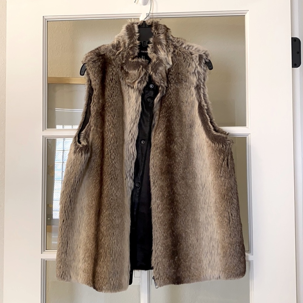 Forever 21 faux fur leather brown vest S